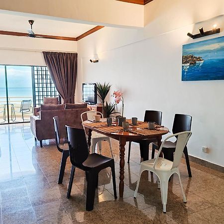 'Newly Refurbished' 'Sunny Seaview' At Regency With 2 Carpark By Shine Stay Port Dickson Dış mekan fotoğraf