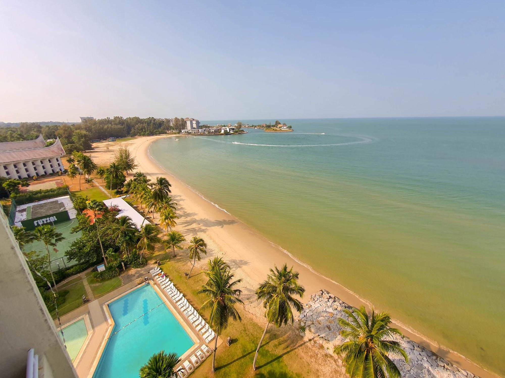 'Newly Refurbished' 'Sunny Seaview' At Regency With 2 Carpark By Shine Stay Port Dickson Dış mekan fotoğraf