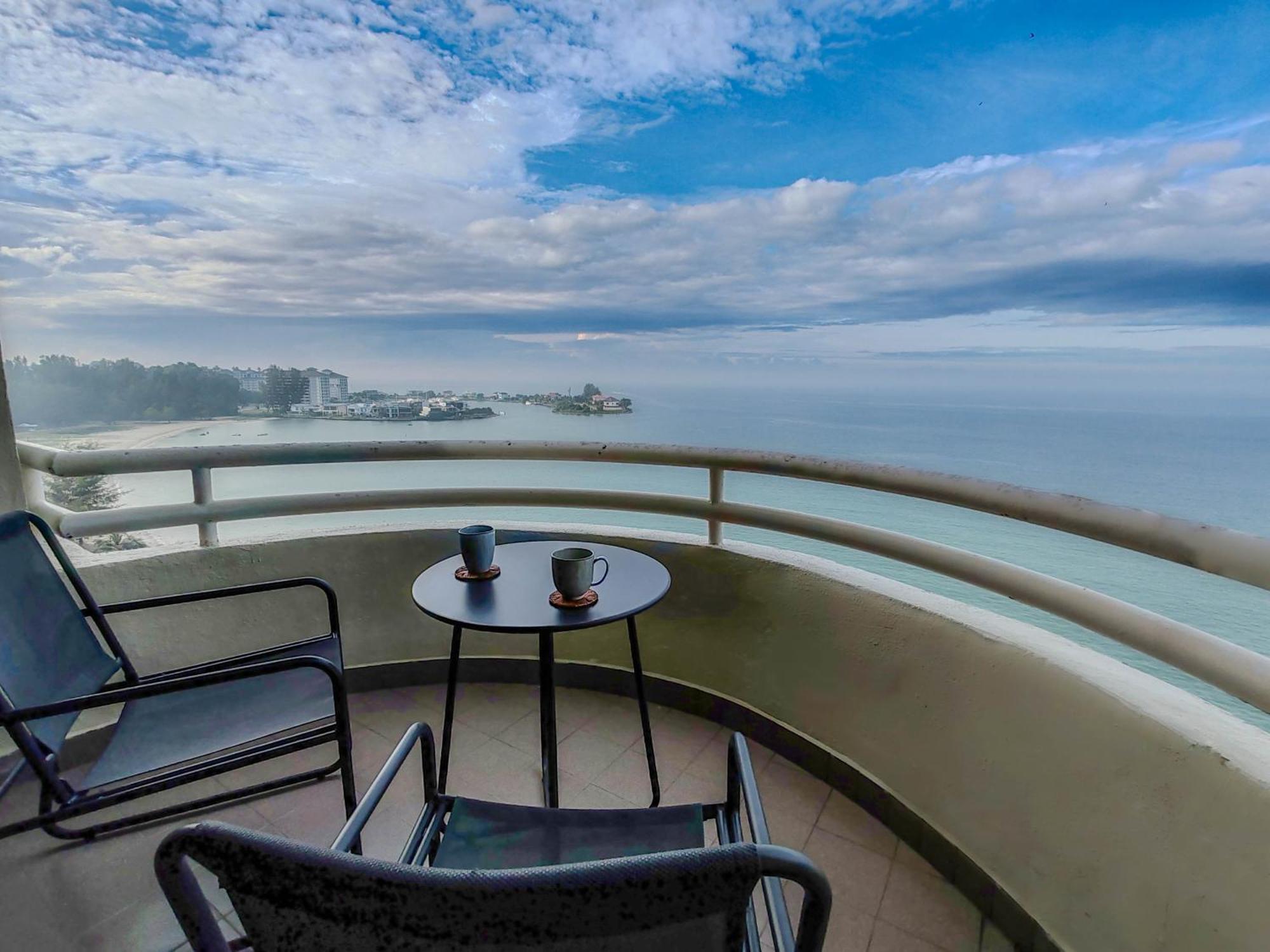 'Newly Refurbished' 'Sunny Seaview' At Regency With 2 Carpark By Shine Stay Port Dickson Dış mekan fotoğraf